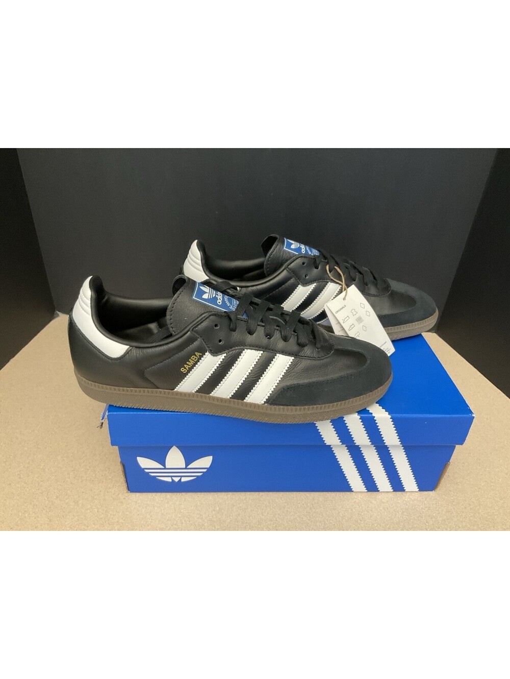 New! Men’s Adidas Originals Samba OG Black/White/Gum Athletic Shoes. Size 9.